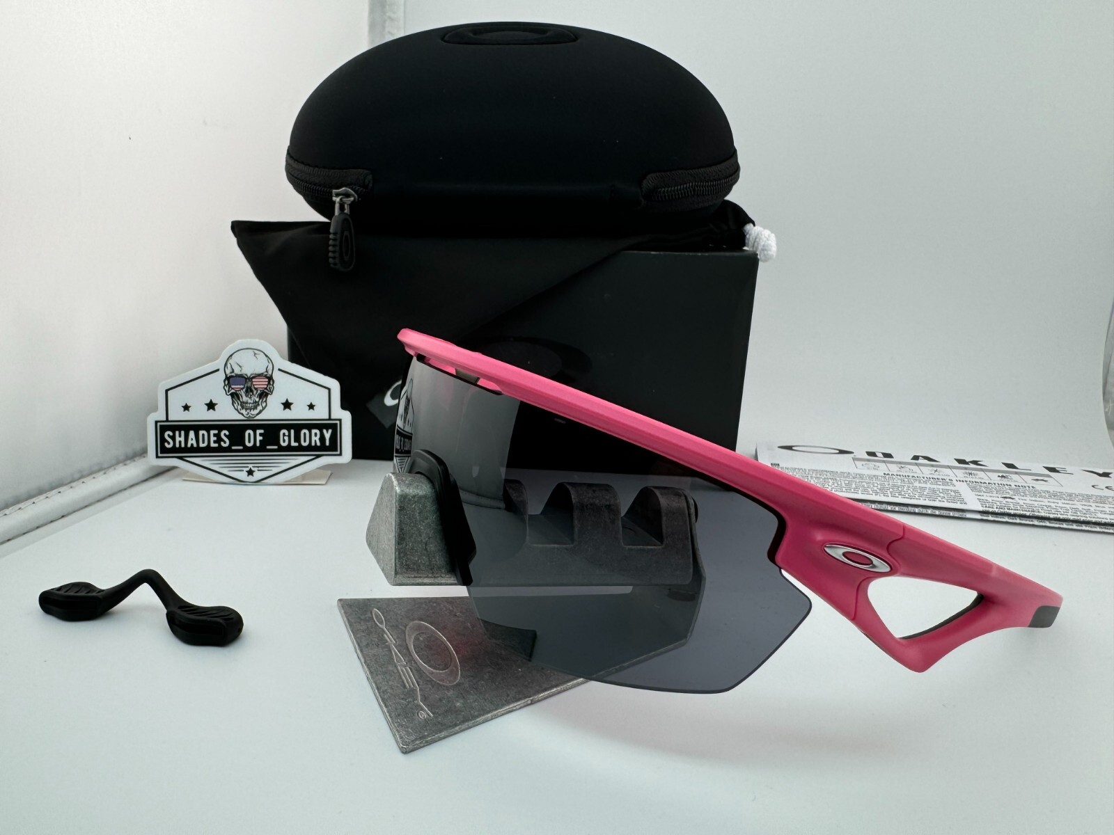 Pre-owned Oakley Sphaera Matte Neon Pink W/ Prizm Black Sunglasses Oo9403-10 Authentic
