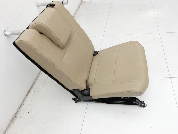 Mitsubishi Outlander III 15-18 Sitz Links Hinten für 3te Reihe versenkbar Mitsubishi Outlander III 15-18 25.10.2012... Vorschau 2