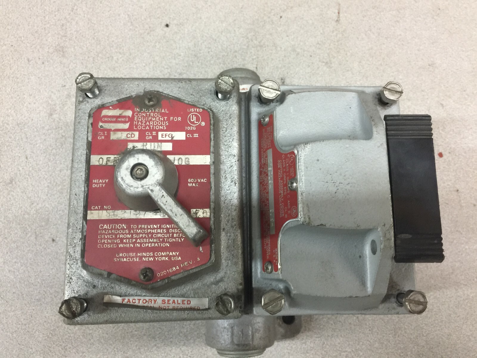 NEW NO BOX CROUSE HINDS EXPLOSION PROOF START STOP STATION