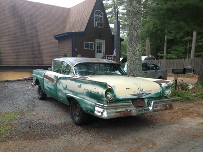 1957 Ford Fairlane 500 4.8L