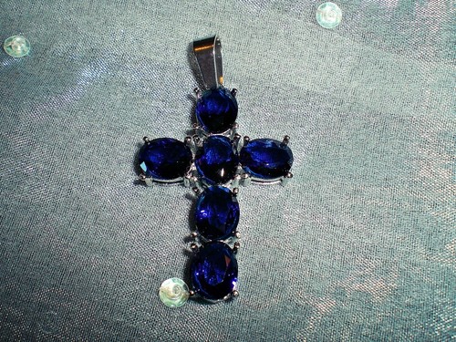 Unisex Fine Grade Tanzanite SIMULANT Gemstone Cross / Crucifix Pendant 36 Carat