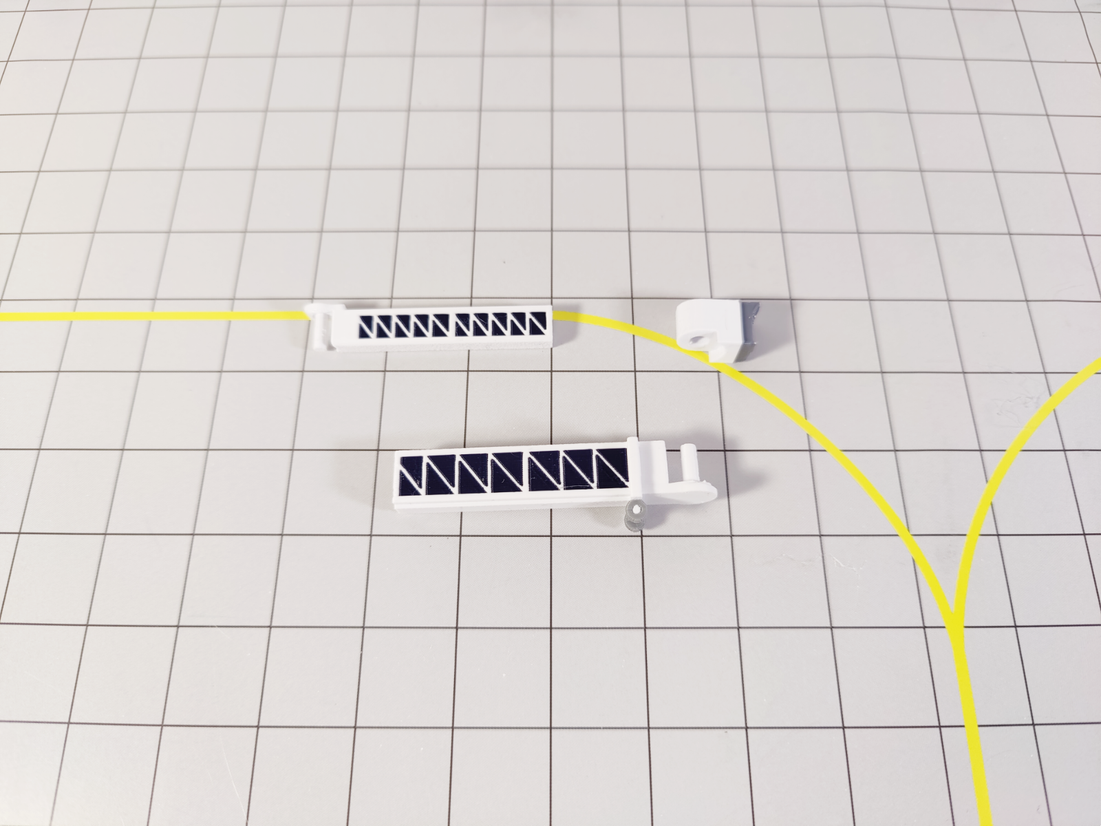 REGIONAL AIRPORT TERMINAL BUILDING + EXTENDING BRIDGES Model 1:400 Scale Diorama