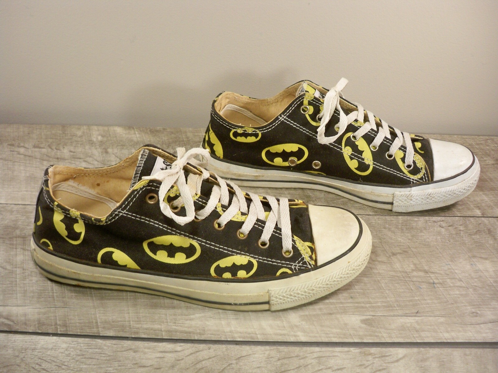 batman chucks