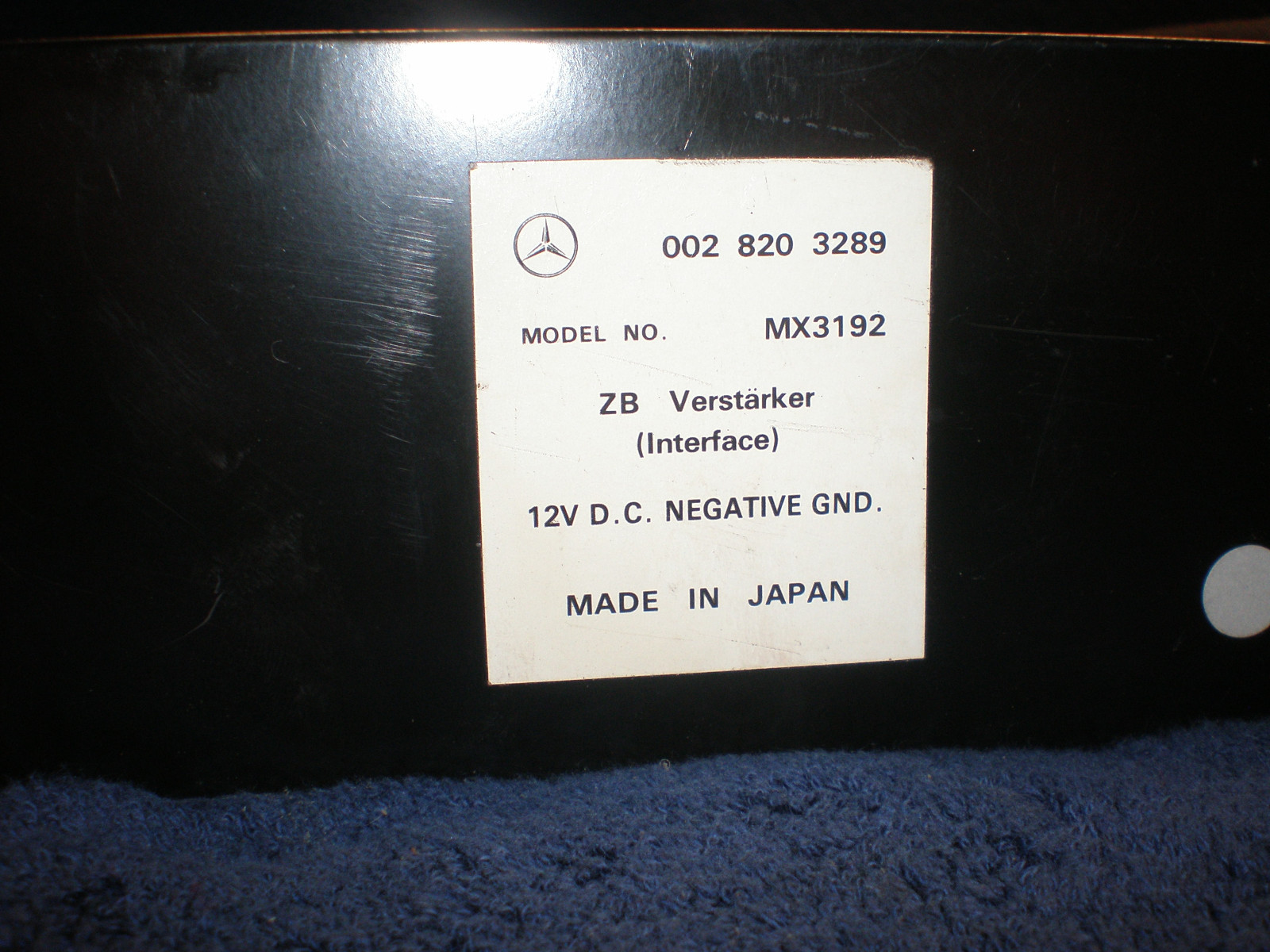 MERCEDES BENZ 1991 350 SD 300 SERIES 6 DISC CD PLAYER WITH CASE OEM TRUNK MOUNT