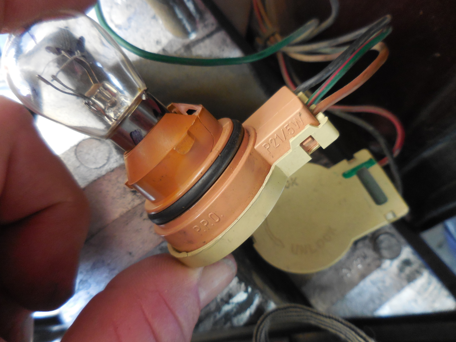 Nice Rear Tail Light Socket for Ford Falcon AU BA BF Sedan Wagon Ute