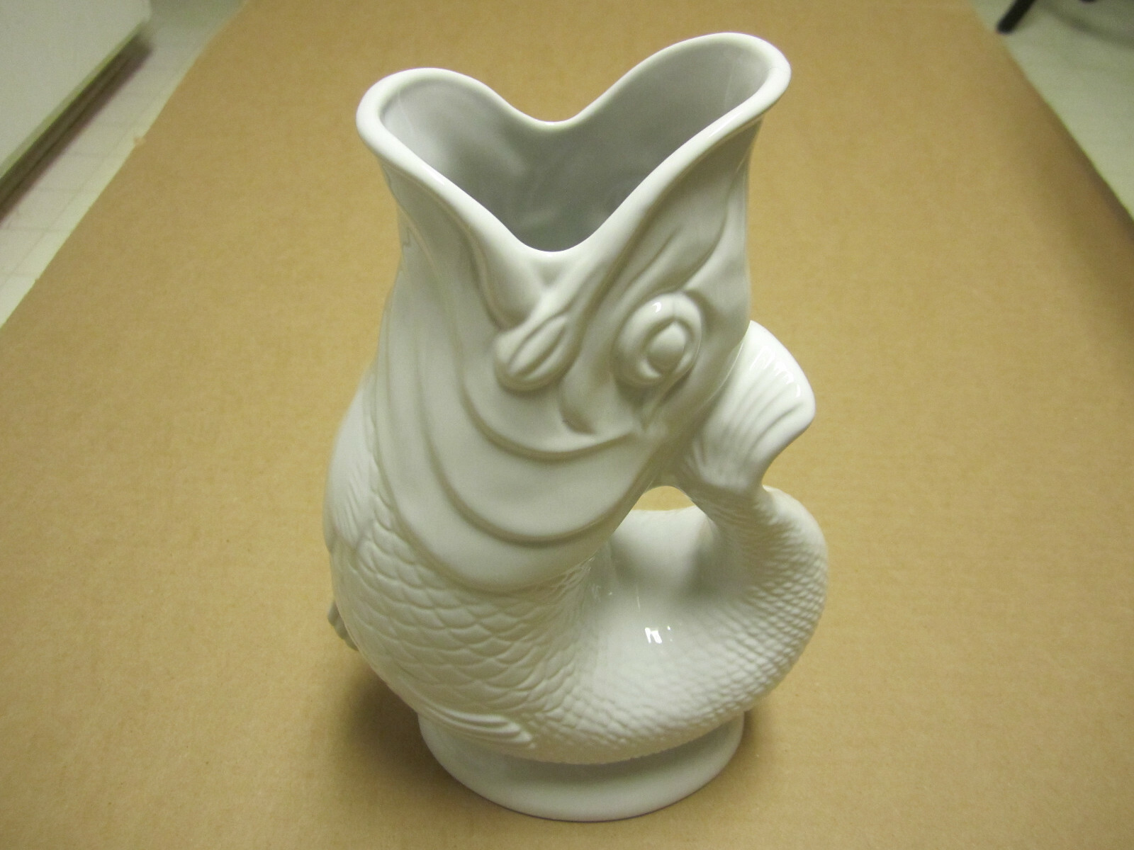 GLUGGLE JUG by Wade, made in STOKE ON TRENT ENGLAND, 10.75