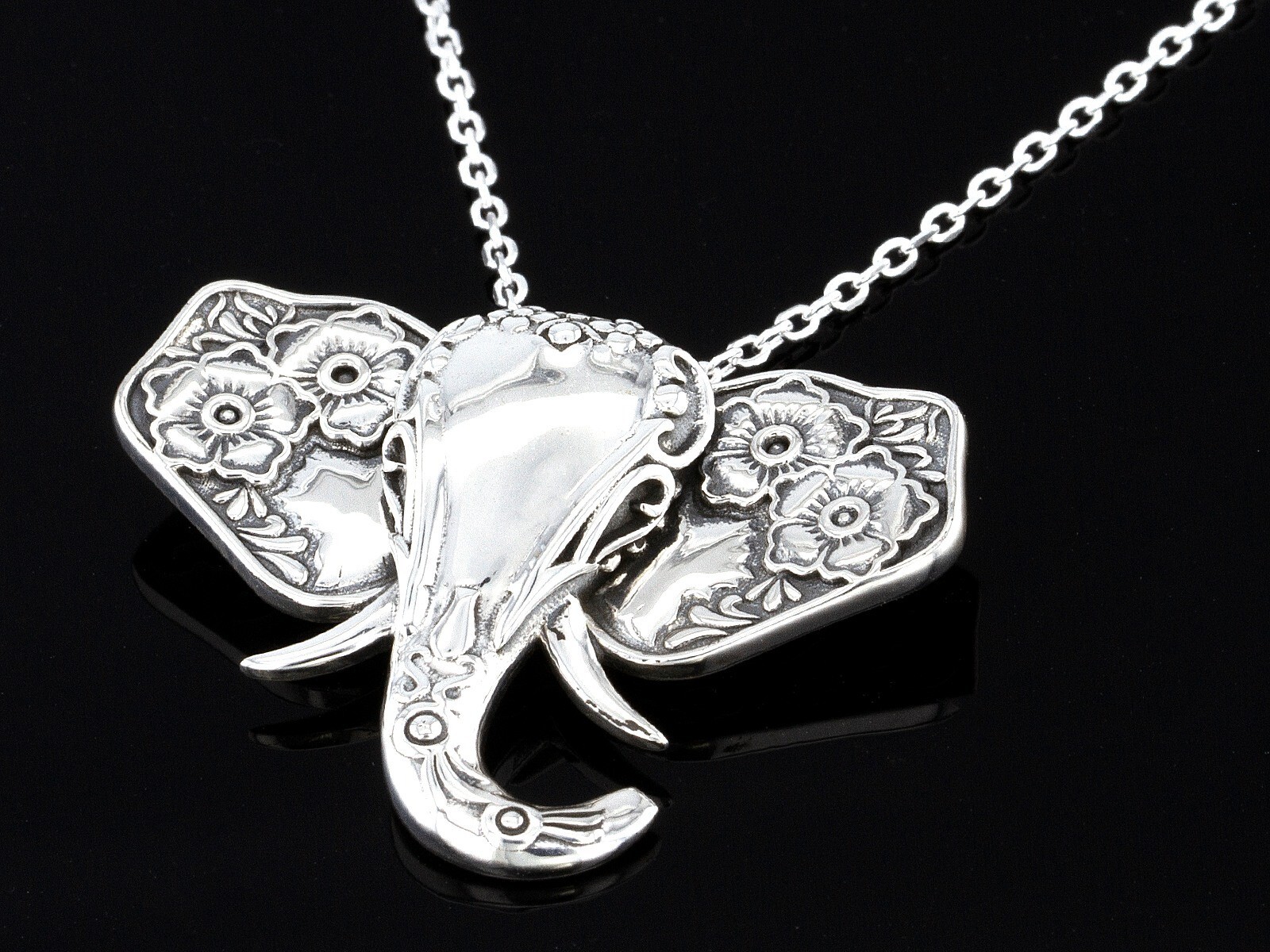 Elegant Elephant Bohemian Pendant Women Necklace Silver Plated New, Africa, Asia