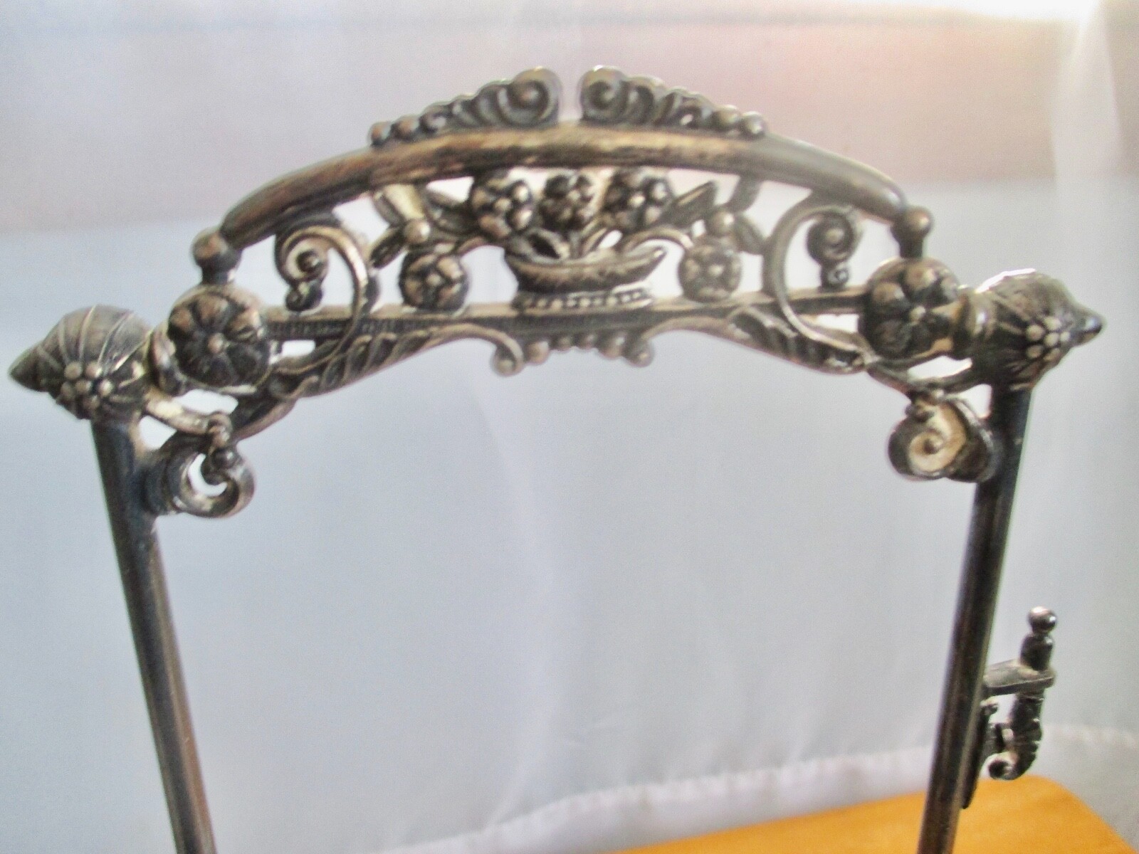 Vintage Wilcox Silver Plate co 4624 Pickle Castor Jam Jar Holder Stand