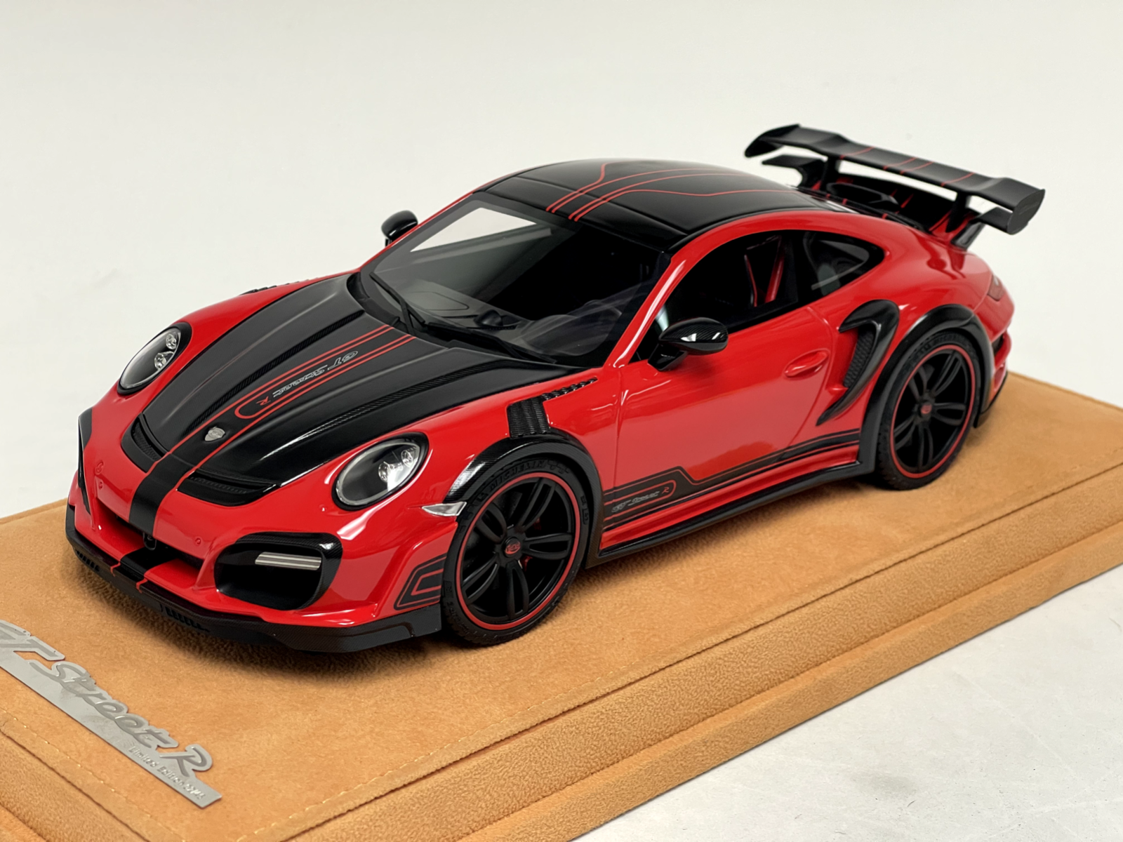 絶版1/18ut ポルシェ911 GT1ストリート 絶版1/18ut ポルシェ911 GT1ストリート - メルカリ