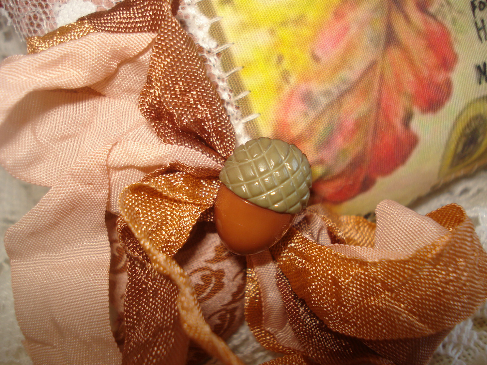 OOAK Handmade PINCUSHION Vtg Thread Advertising Image of Fall Leaves and Acorns