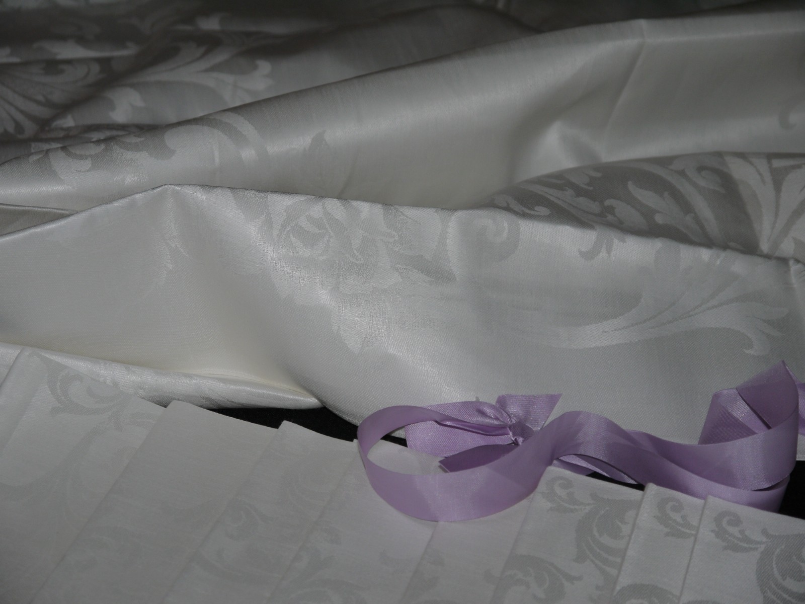 Vintage White Irish Double Damask Linen 70x88