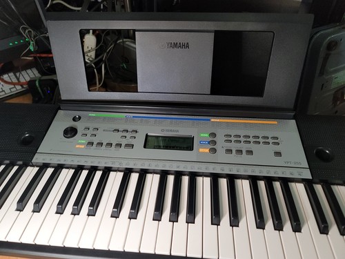 Yamaha YPT-220 Electronic Keyboard MIDI 61 Keys | eBay