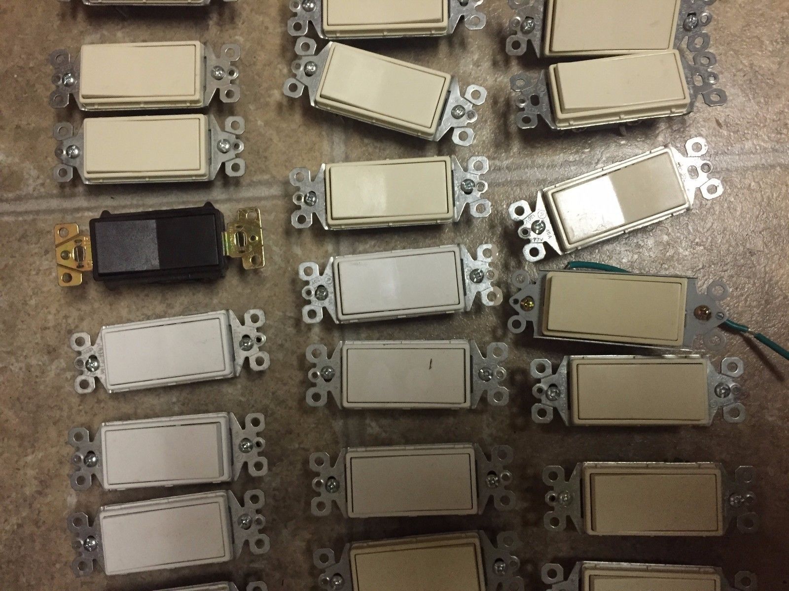 (54) Levitron Preferred Industries 3 and 2 Way Rocker Switches, White and Almond