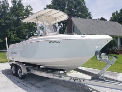 Robalo Boat 222 Explorer Center Console