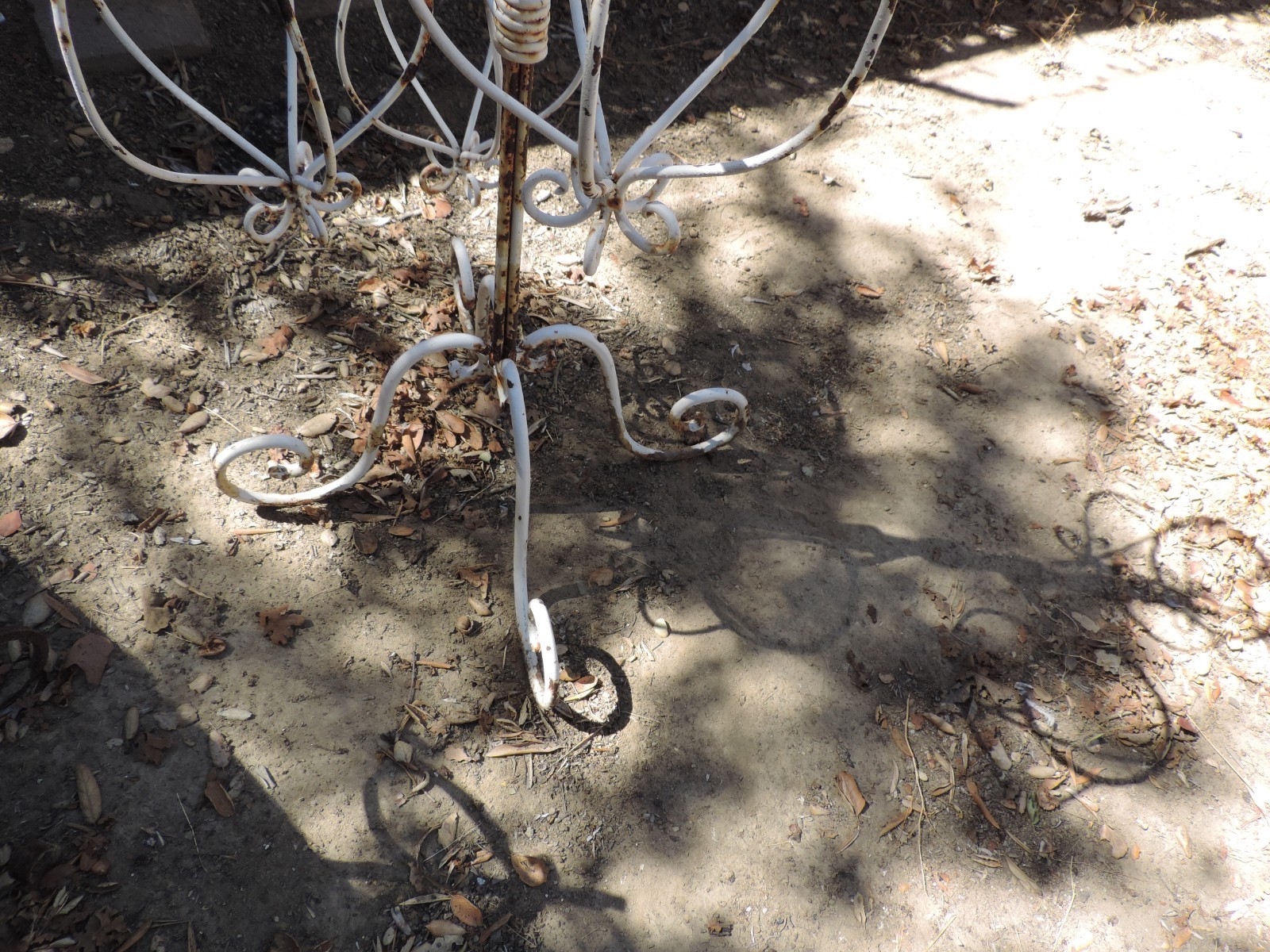 VINTAGE WROUGHT IRON 5 TIERED PLANT STAND