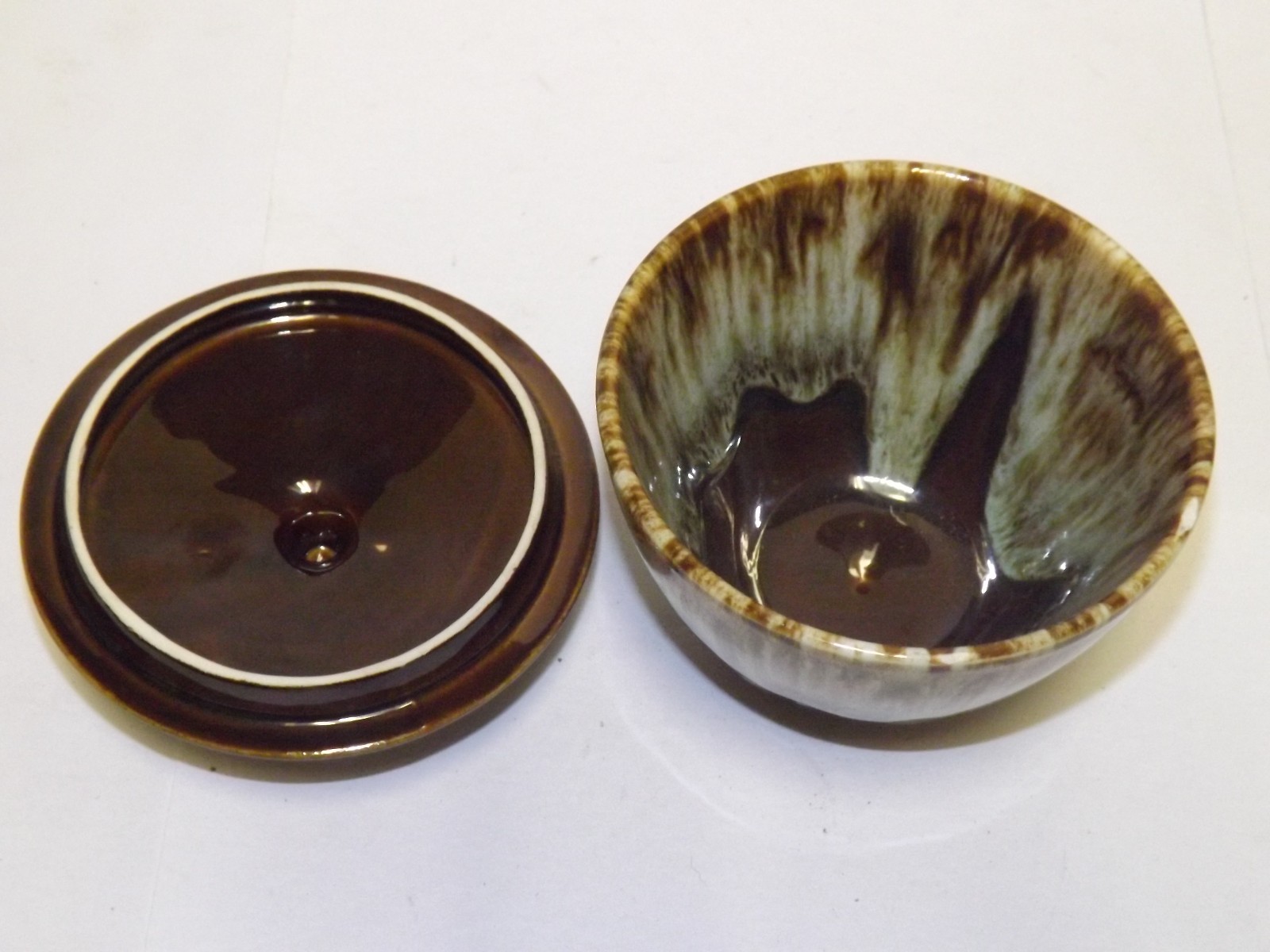 USA MARKED BROWN DRIP STONEWARE COVERED SUGAR