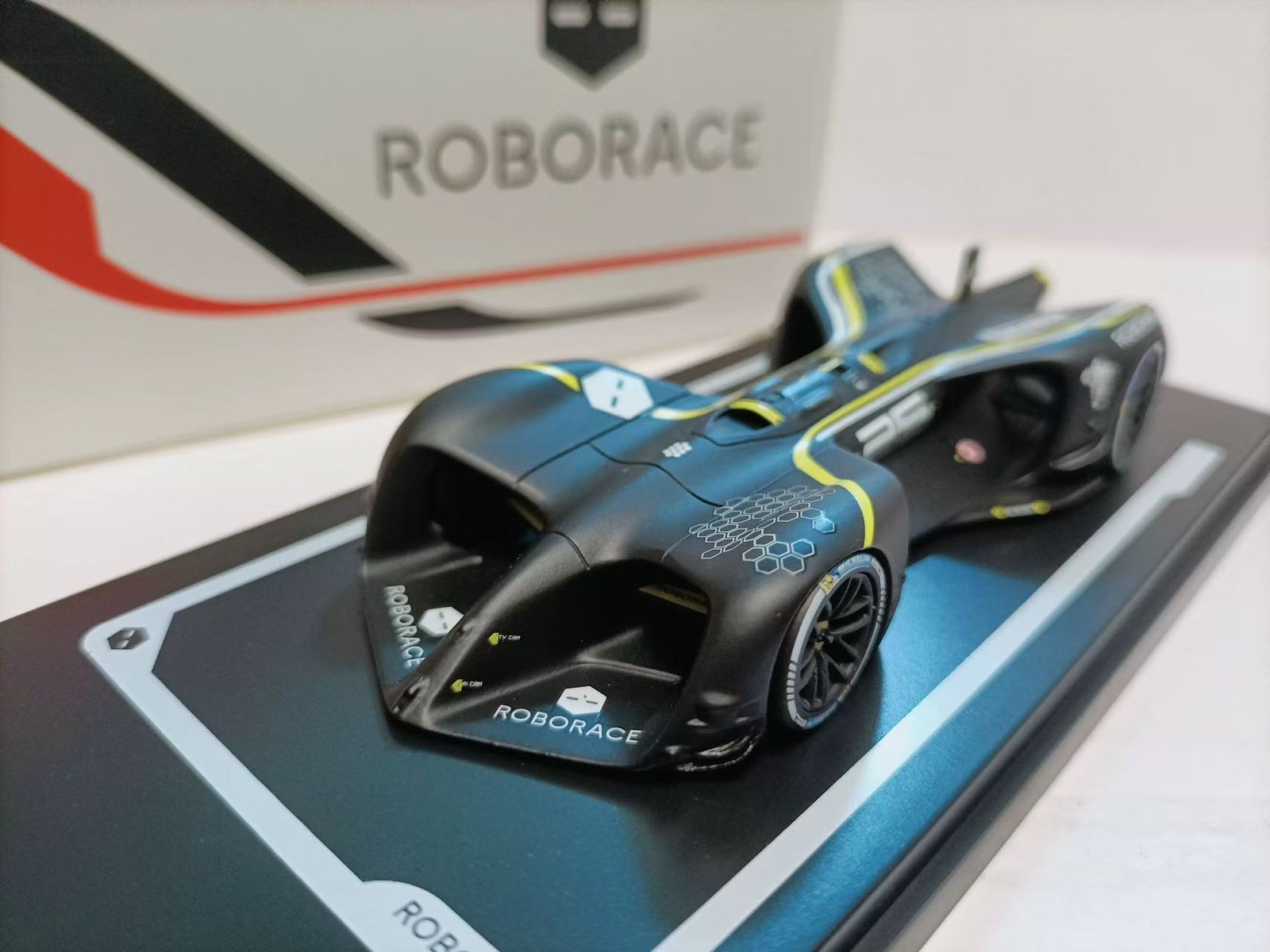 ネットで注文 ROBORACE 1:43 racing Formula driverless mechanical AI hybrid ミニカー