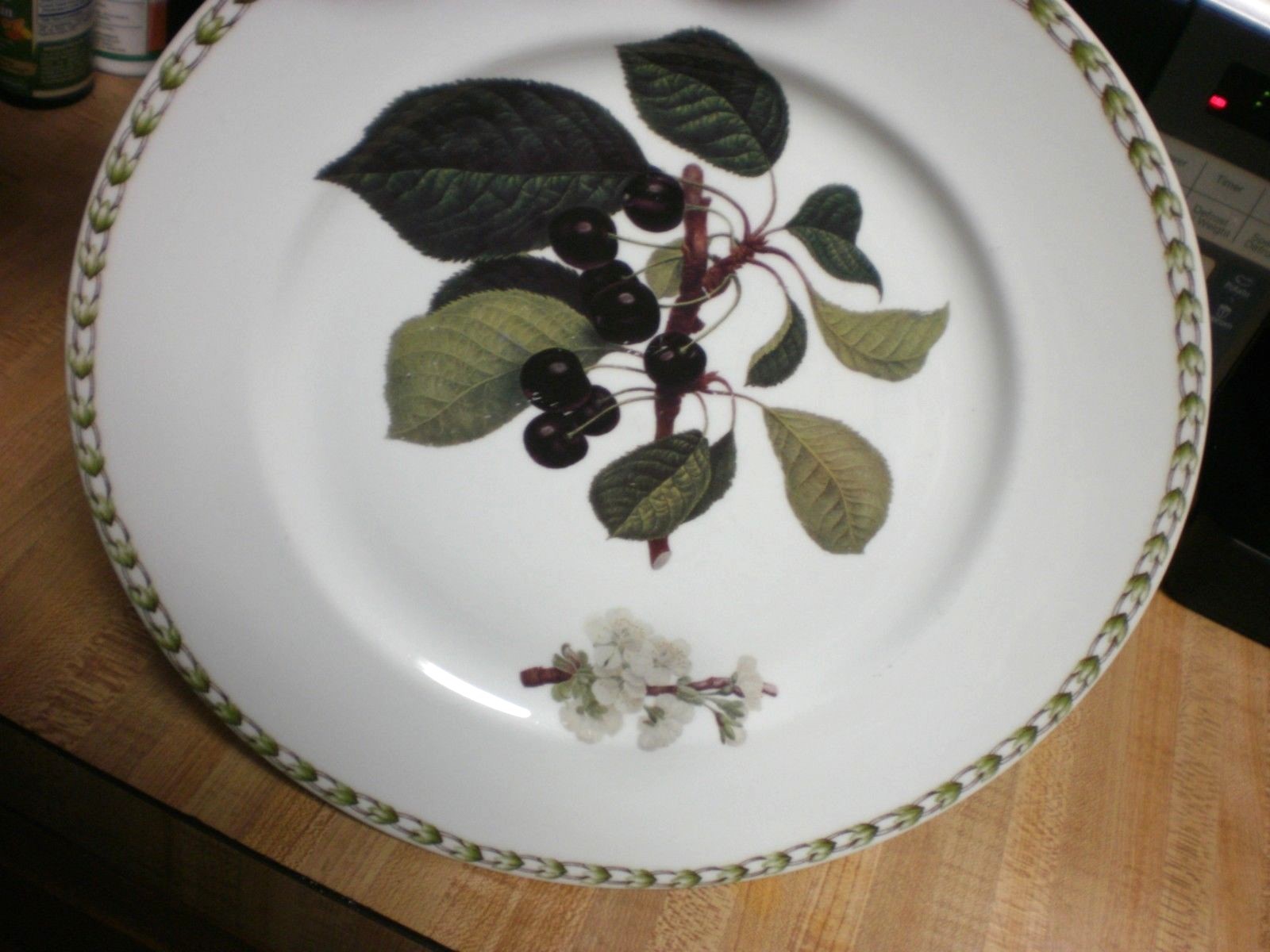Rosina Queens HOOKER'S FRUIT (BONE CHINA MADE ENGLAND ) CHERRIES  Dinner Plate