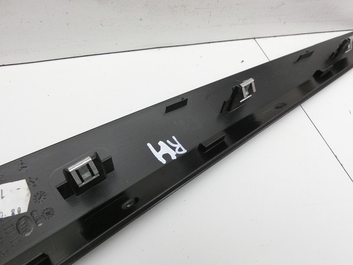 BMW X1 E84 12-15 Türleiste Rechts Vorne Innen Türverkleidung BMW X1 E84 12-15 29.04.2015 7317556 51417317556 gebraucht Vorschau 5