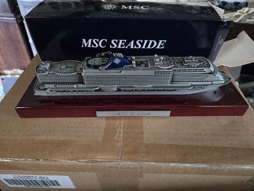 【美品】MSCクルーズ SEASCAPE 模型モデル 船※箱なし $_12.JPG?set_id=880000500F