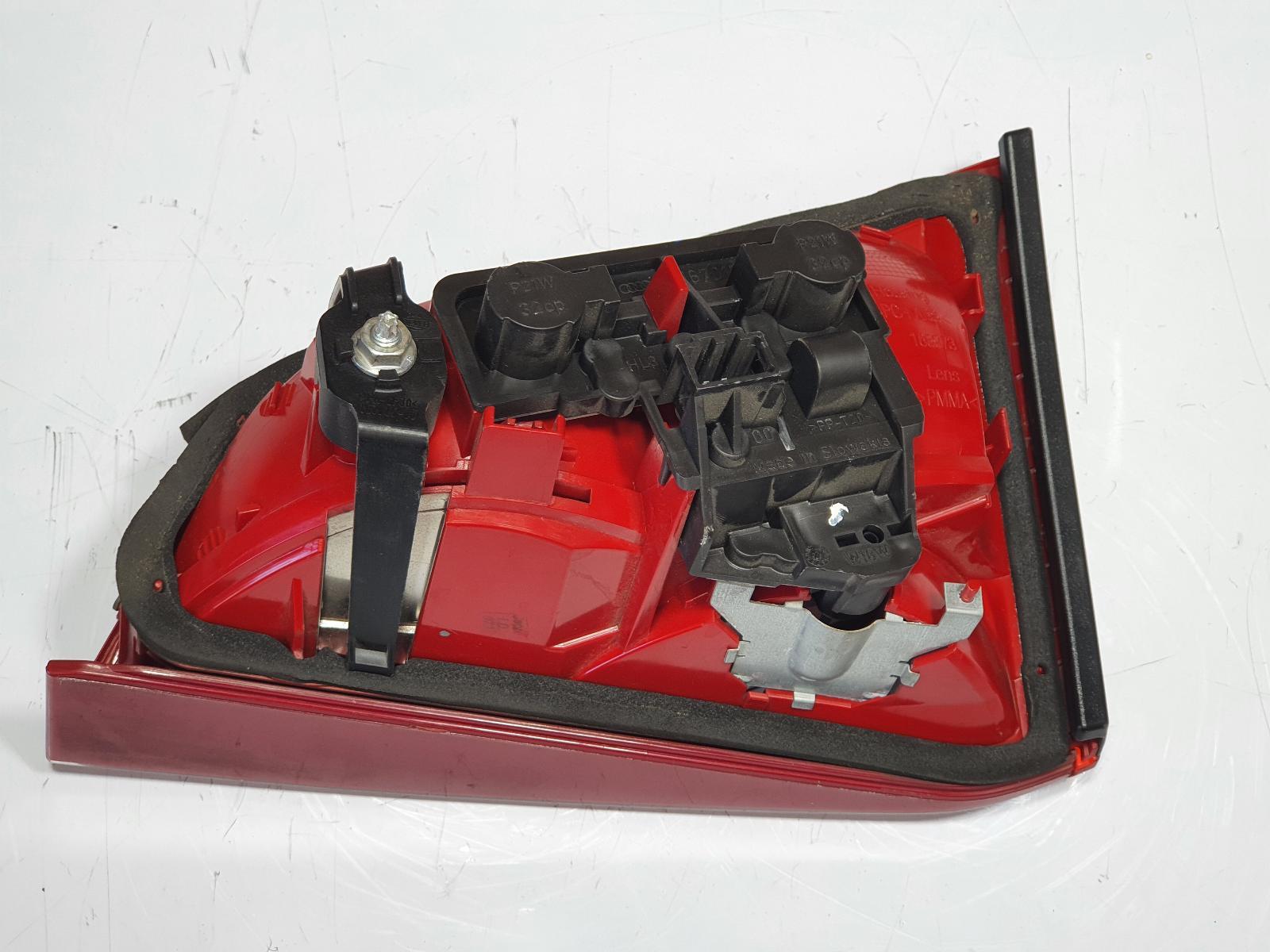 2008 Audi A4 LEFT REAR GARNISH BOOTLID LAMP B8 8K (/S4) STANDARD TYPE 02/08 image 2
