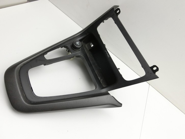 Ford Focus III 14-18 Kombi Blende Innen für Mittelkonsole  - Bild 3