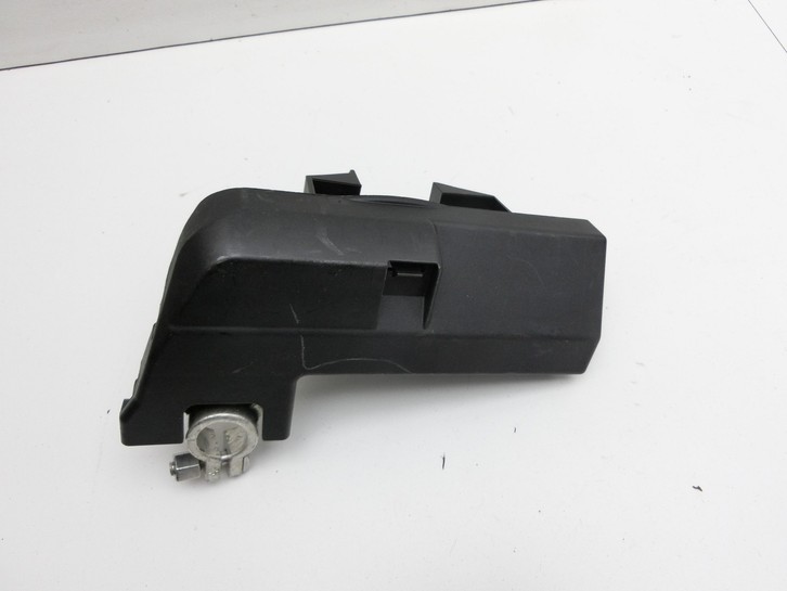 Audi Q5 8R 12-16 Relais Batterie- Klemmpunkt Audi Q5 8R 12-16 04.10.2016 8K0937517B gebraucht Bild 2
