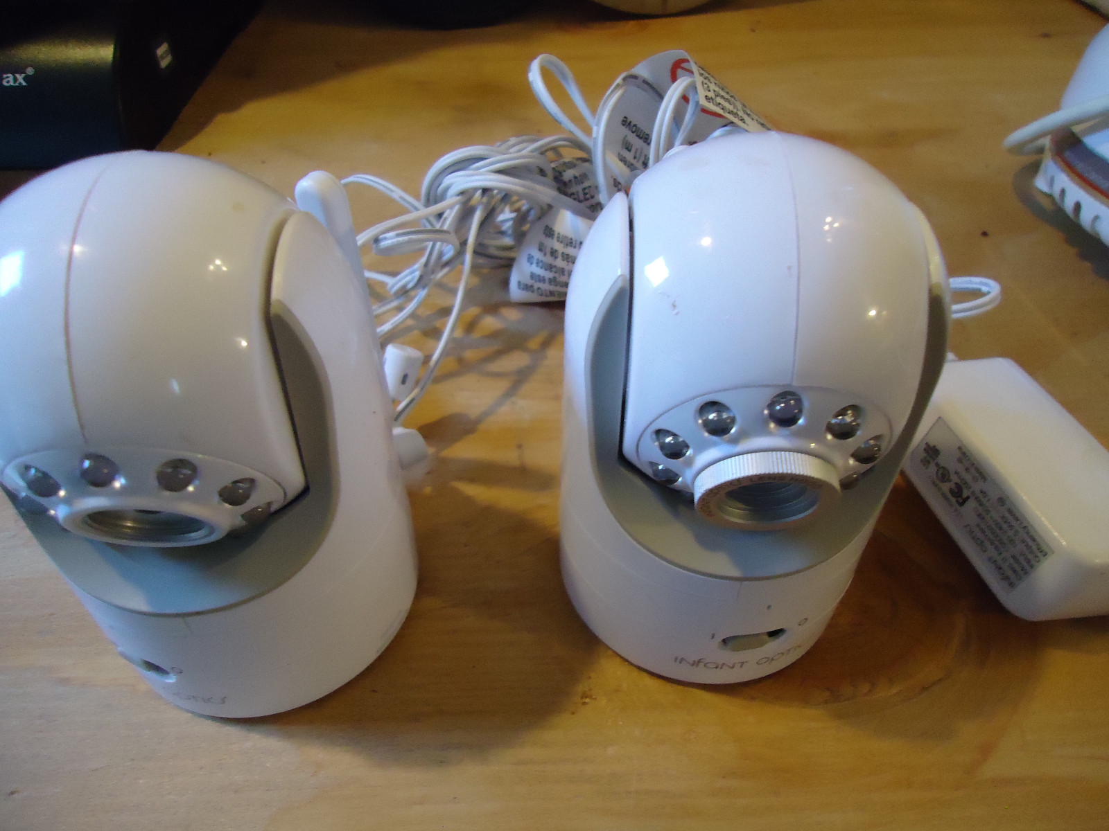 Infant Optics 2 Camers Dxr-8 Video Baby Monitors w/ 2 power supplies two video