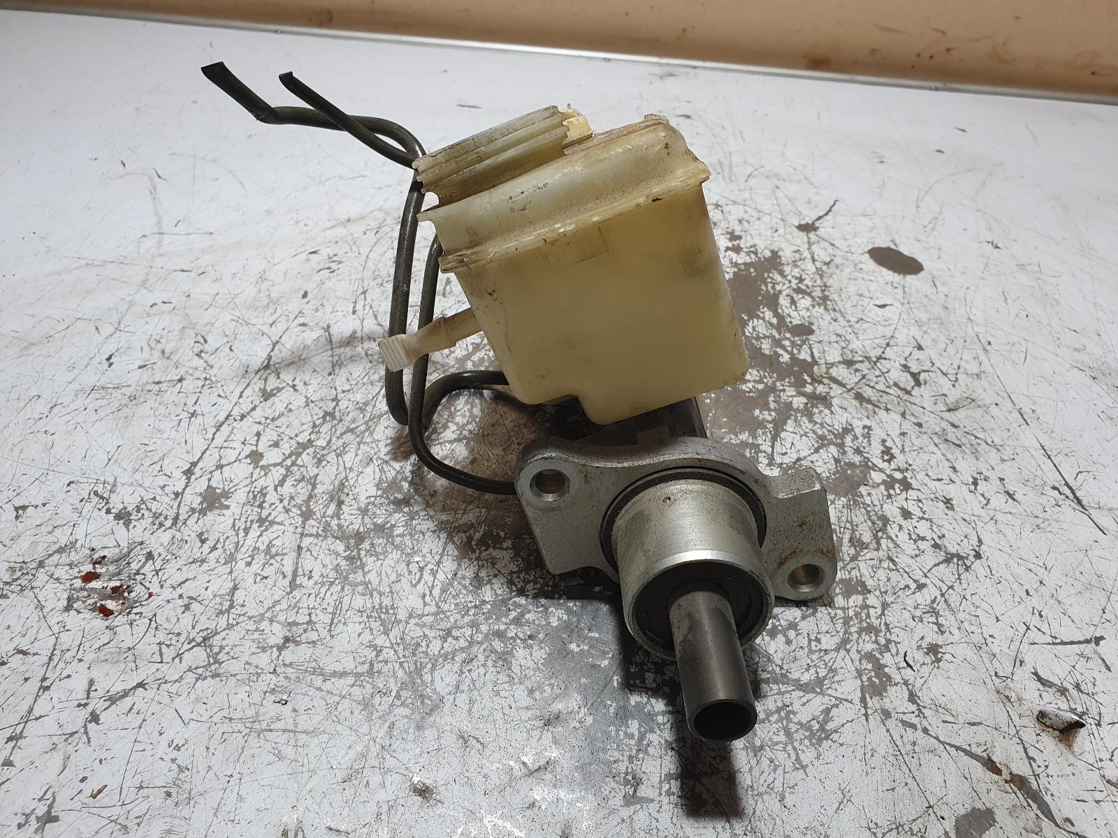 1998 Bmw 3 Series MASTER CYLINDER E46 BRAKE M/CYL NON-SWITCH TYPE 09/98-07/06 image 2