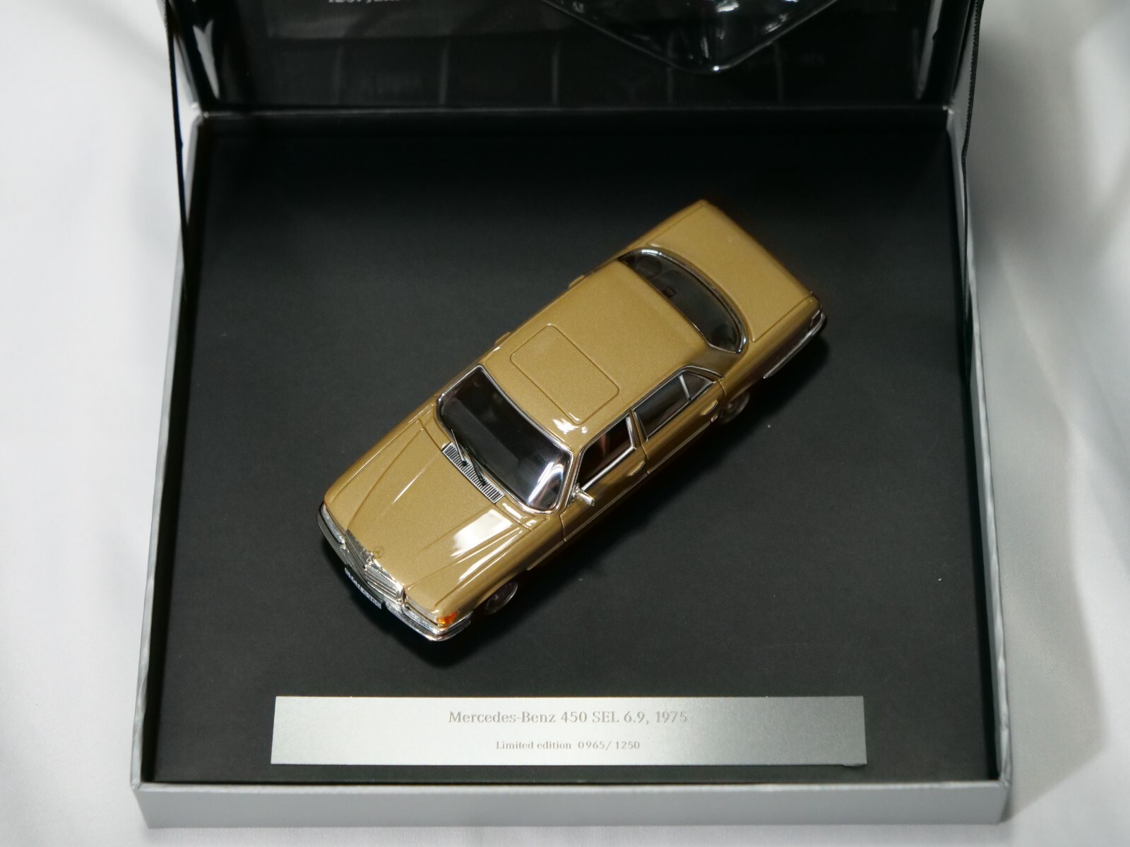 ミニカー Mercedes-Benz 450 SEL 6.9 1/43 Mercedes Benz 1:43 Scale 450 SEL 6.9 1975 Limited Edition