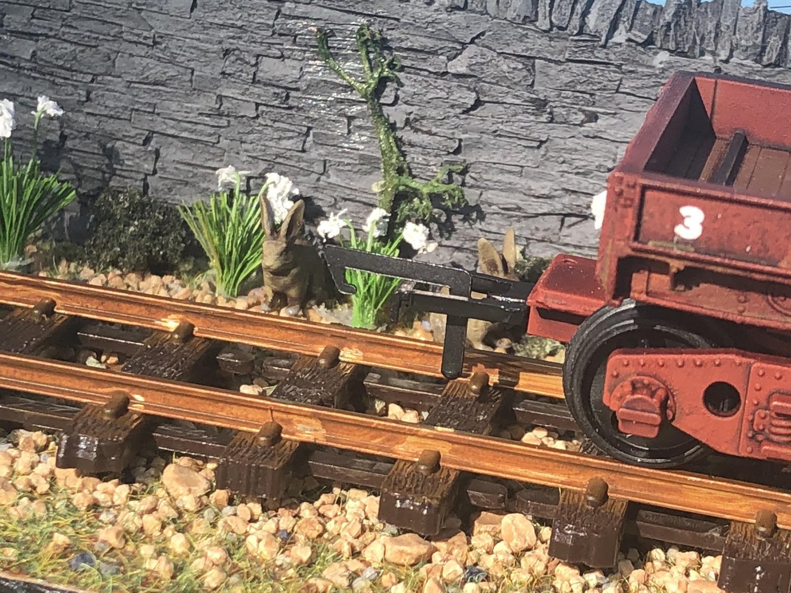 Gn15 Narrow Gauge bogie plate wagon - comes with bogie wheels and NEM pockets - Picture 8 of 10