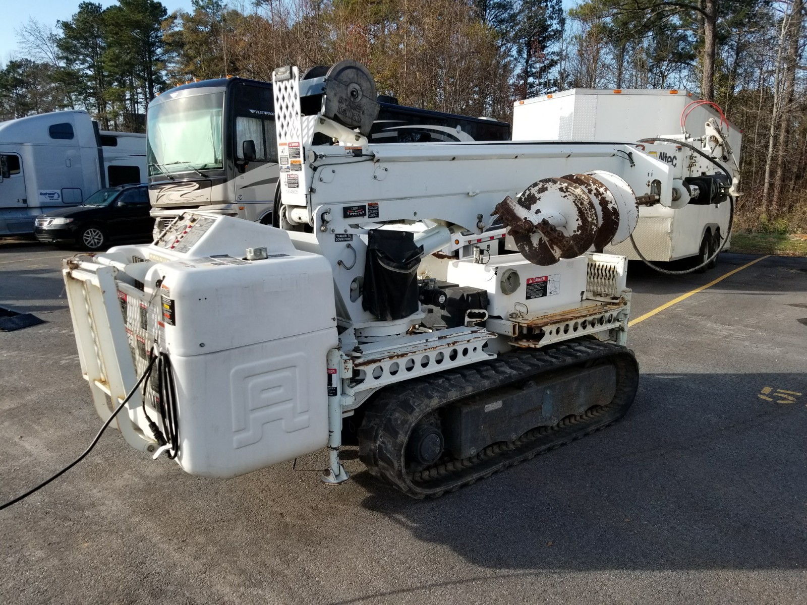 '06 Hinowa PT3000 Crawler Back Yard Digger Derrick Crane Bucket SEE VIDEO!