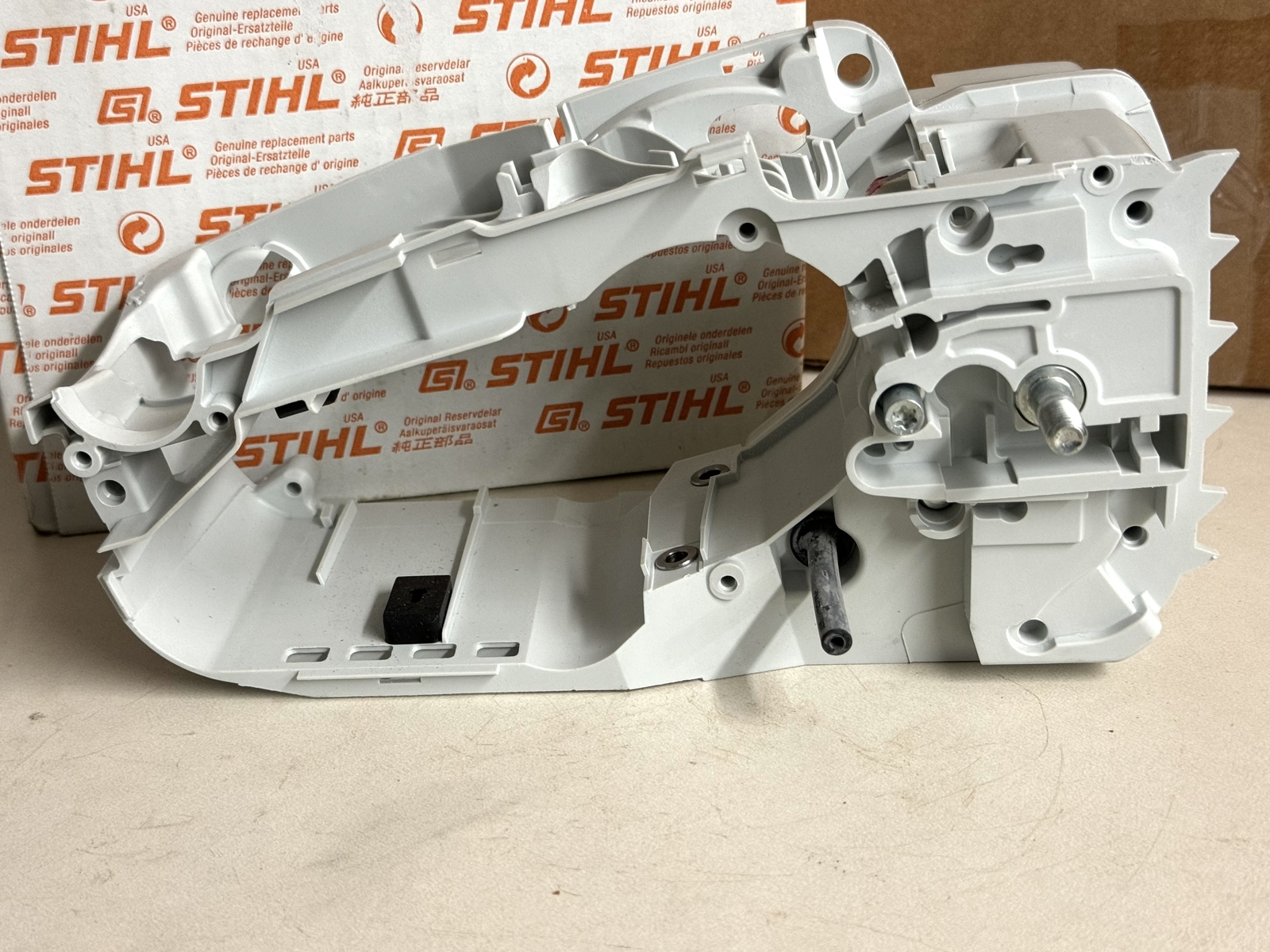 STIHL OEM ENGINE HOUSING 1137 020 3012 B MS193T MS194T MS 193 194 T GENUINE - Picture 1 of 5