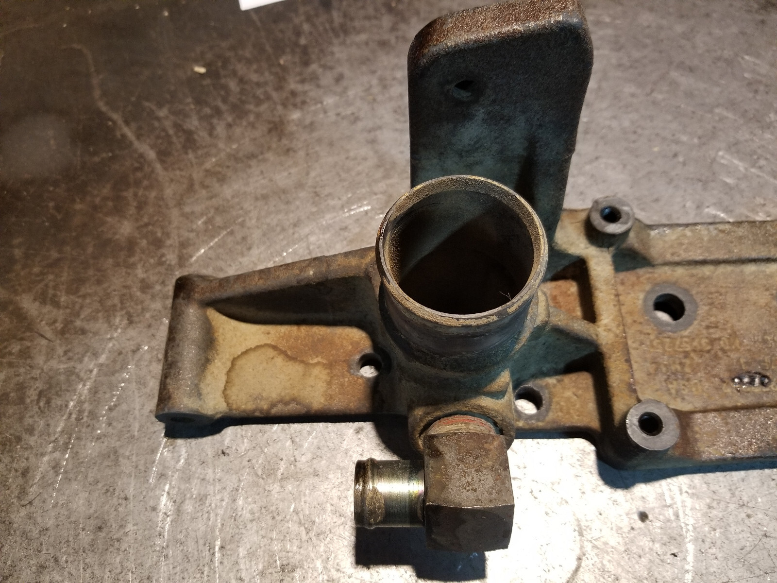 03-07 Dodge Ram Cummins 5.9L Engine Ac compressor bracket 395725 - Picture 1 of 7