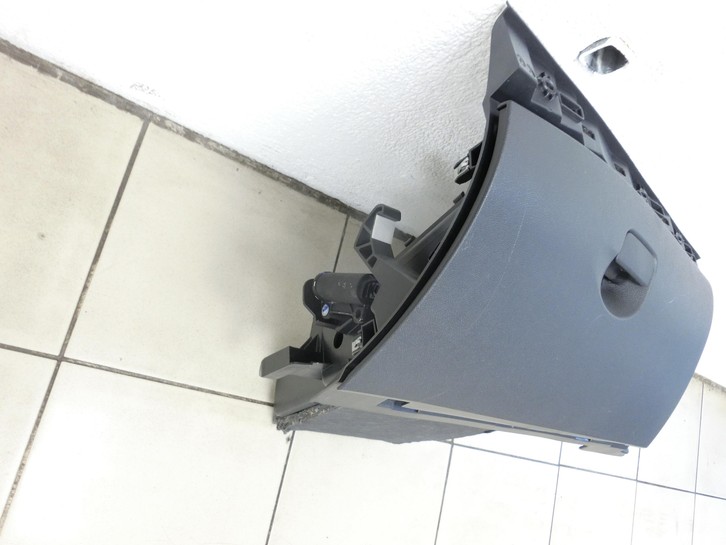 Renault Megane III BZ0 GT 10-12 Handschuhfach Renault Megane III BZ0 GT 10-12 27.08.2010 gebraucht Vorschau 3