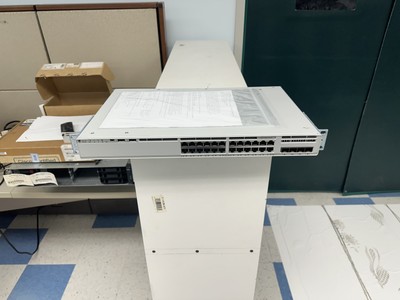 Cisco C9200L-24T-4G-E 24-port 4x1G uplink Switch NET ESS
