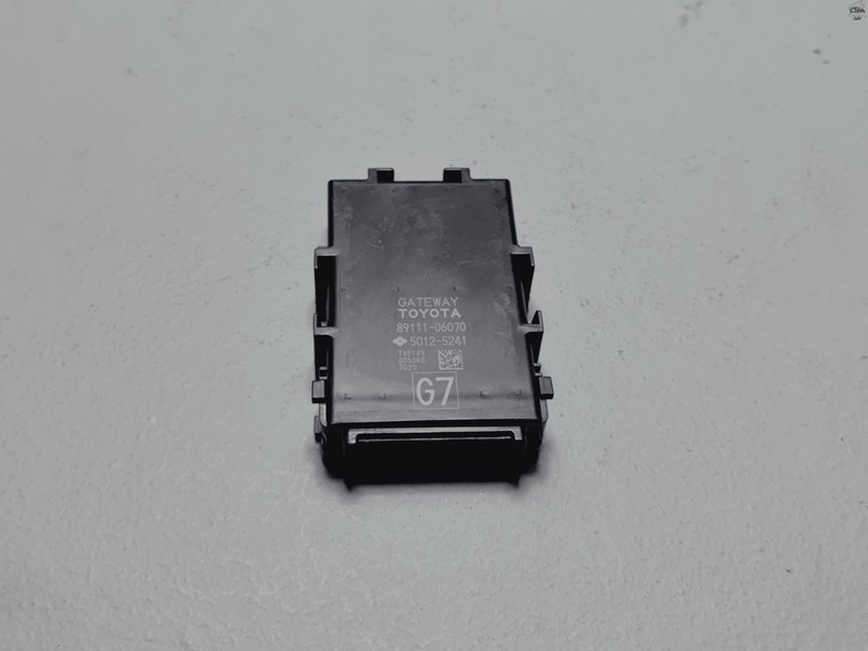 Used 2018-2019 Toyota Camry Network Gateway Computer Control Module Unit OEM