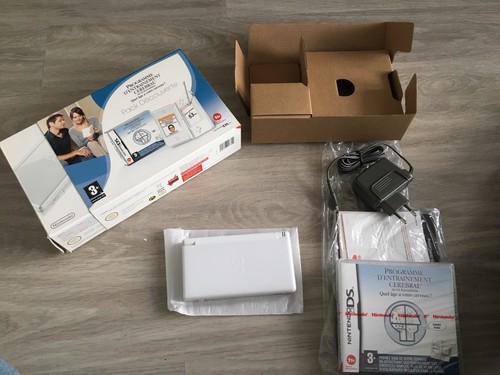 Image Console DS Lite Blanc NEUVE Pack Découverte Entrainement Cerebral Nintendo Boîte Image Console DS Lite Blanc NEUVE Pack Découverte Entrainement Cerebral Nintendo Boîte