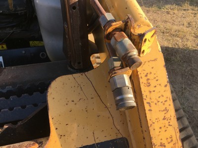 CAT 267B RUBBER TRACK SKID STEER , TURBO DIESEL AUX. HYDRAULICS HD RUNS GREAT!