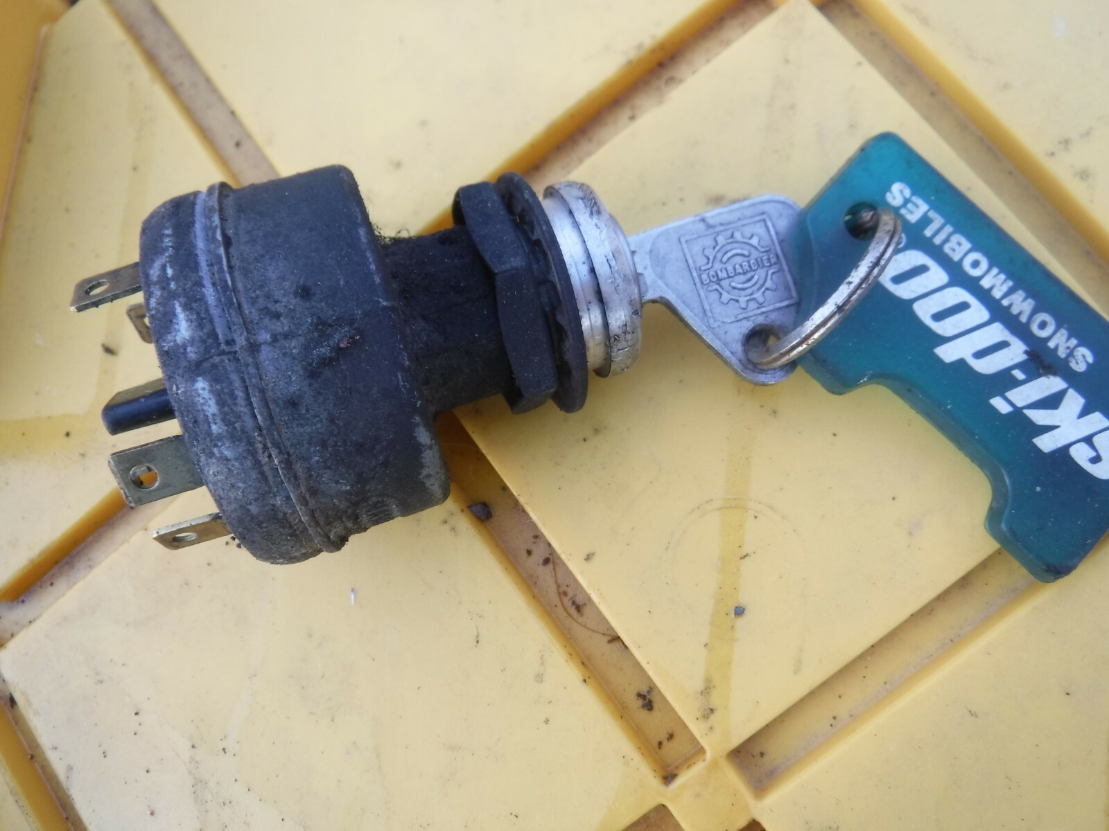 1987 SKIDOO type 537 FORMULA PLUS snowmobile parts: KEYED