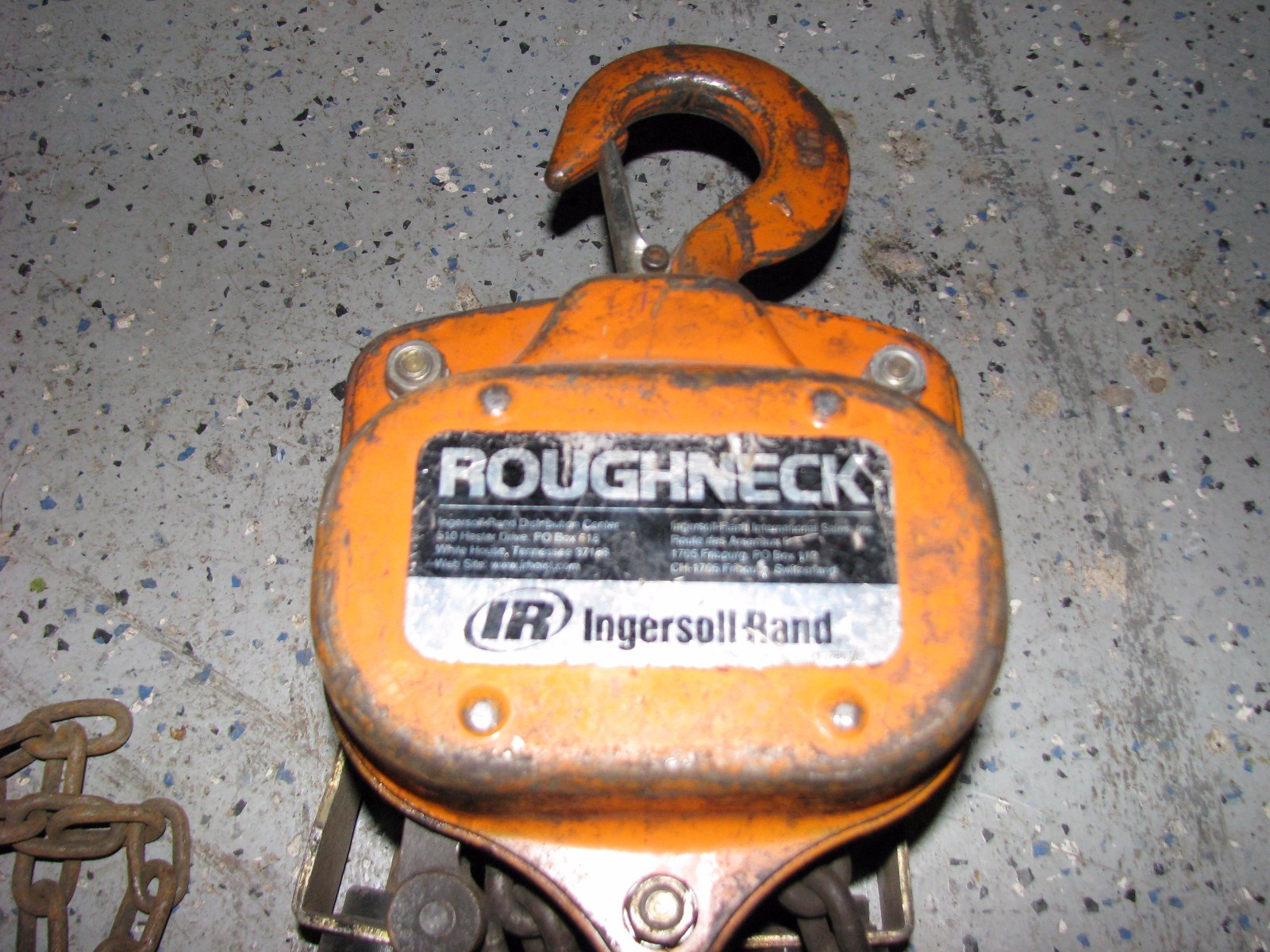 IR Ingersoll Rand Roughneck 1 Ton 2000 lb Manual Chain Lifting Lift Hoist