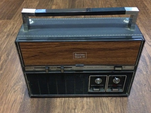 Vintage Century Mark IV Radio Model No. CF-1888