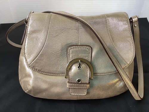 バッグ COACH Flap Soho Signature handbag gold COACH Soho Buckle Flap Crossbody Metallic Gold Shimmer w