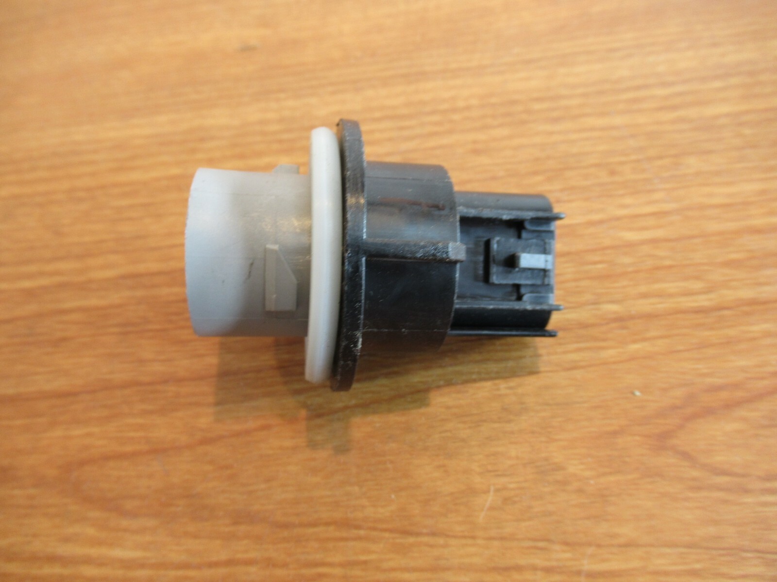 20112016 Jeep Front Right & Left Park & Turn Signal Socket New Mopar