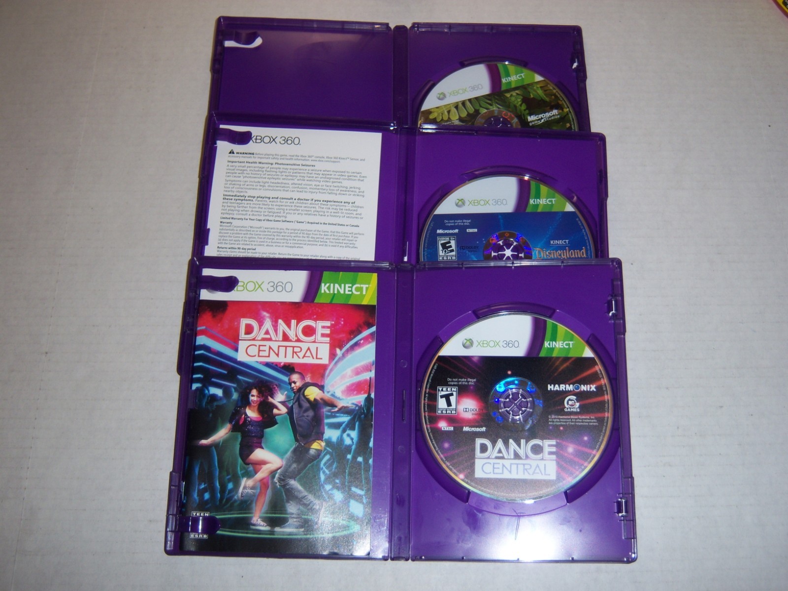 Xbox 360 Kinect w/ 3 Games Disneyland Adventures DANCE CENTRAL Kinect Adventures