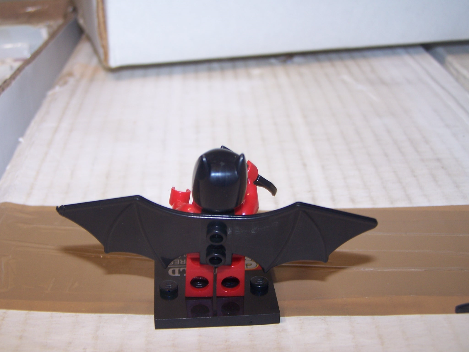 RED BATMAN MINI FIGURE WITH STAND DC BRICK  BLOCK LEGO