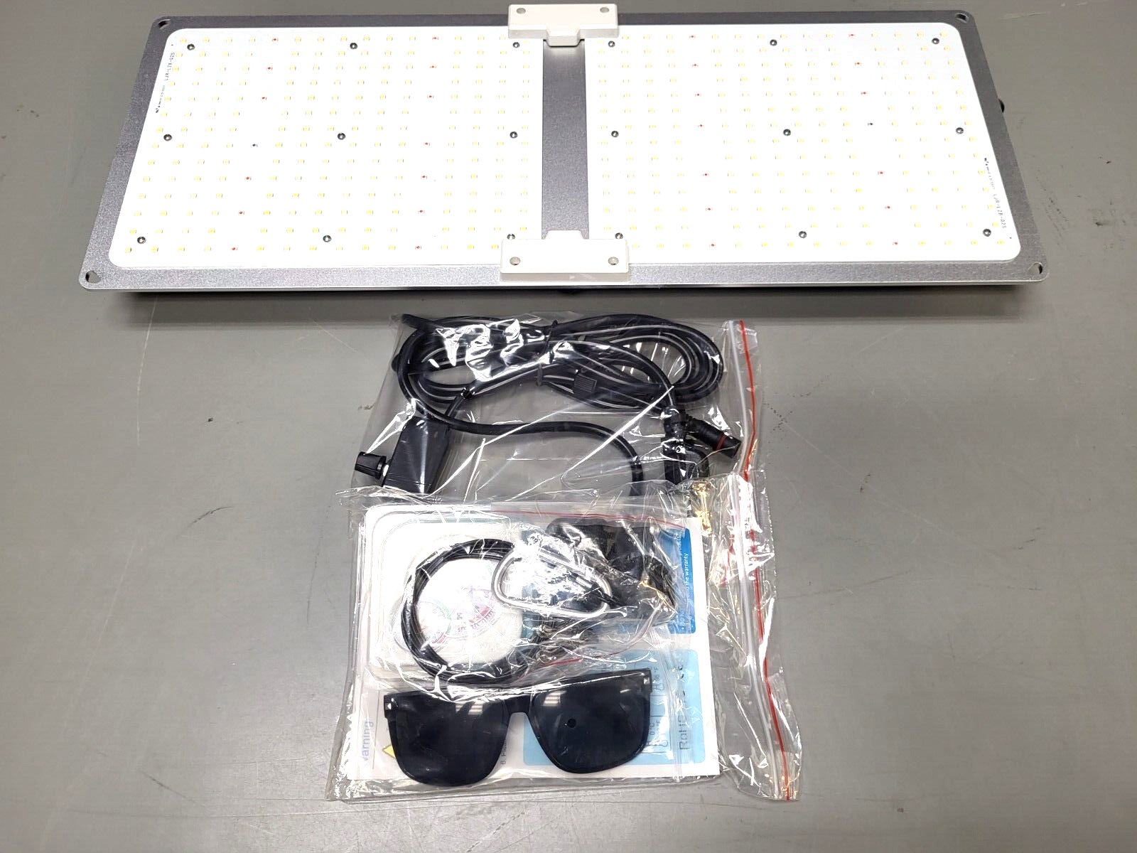 200W LED Grow Light 2x4 Sunshine Farmre Dimmable Full Spectrum for