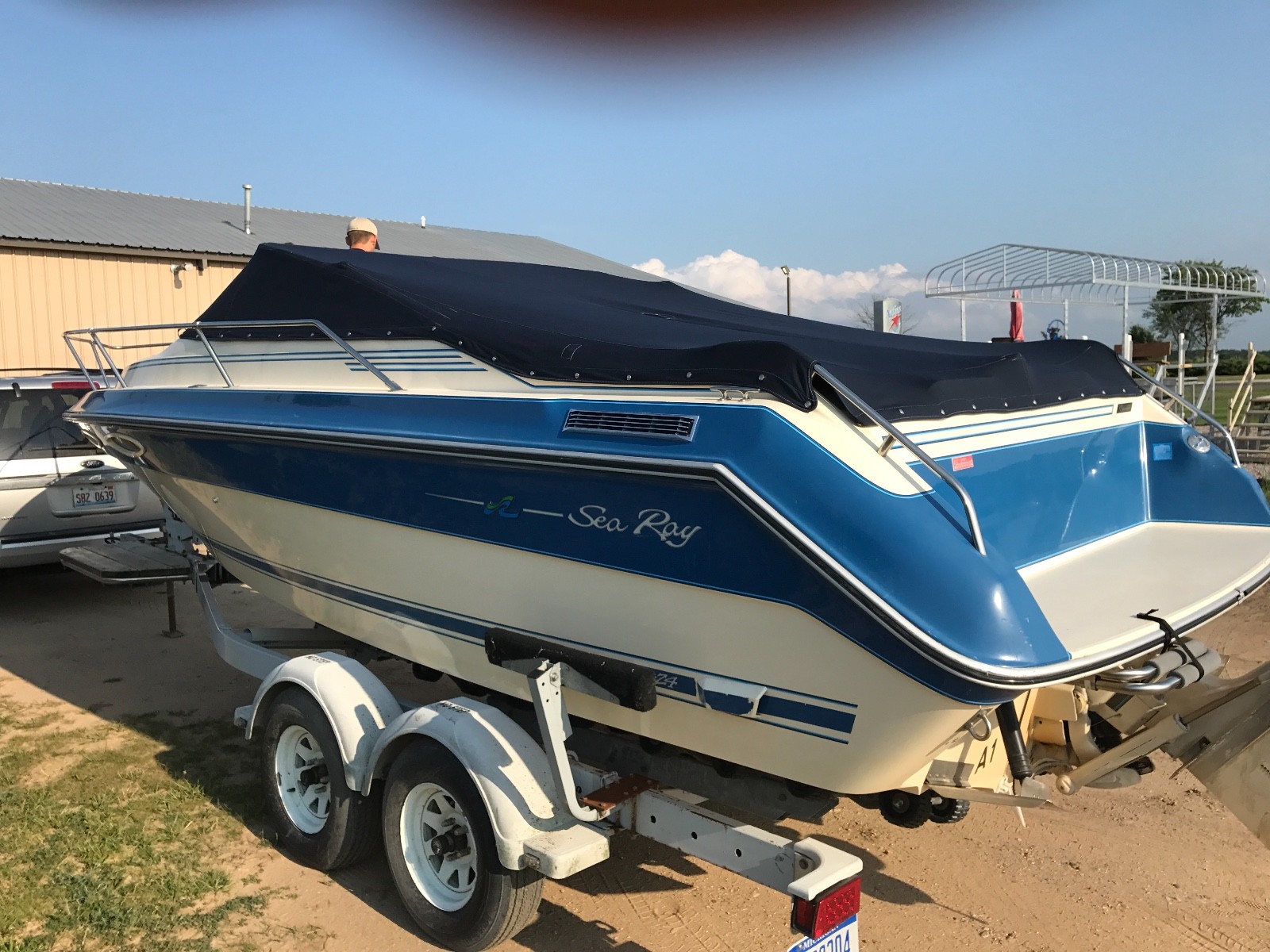 1988 Sea Ray Sorrento w Motor & Trailer, Traverse City MI | No Fees & No Reserve