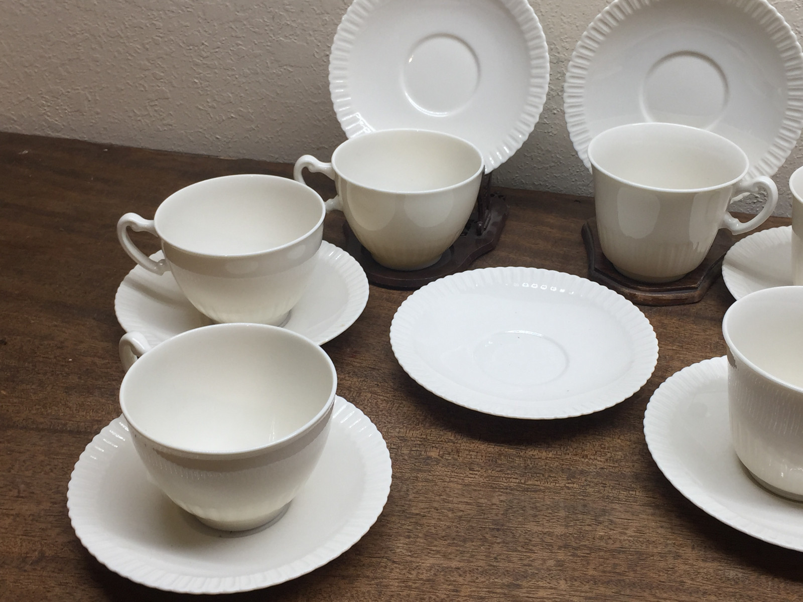 Vtg.Lot of  Syracuse China Ivory SHELLEDGE pattern  Scallop Handles ~ cup/saucer