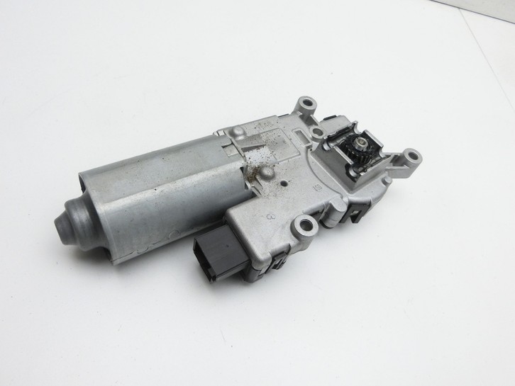 BMW E91 320i LCI 08-11 Schiebedachmotor Pos.2 Hinten BMW E91 320i LCI 08-11 31.08.2009 67616922652 6922652... Bild 2